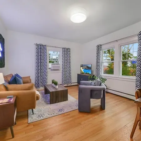 Midcentury Mod Suite, Hudson River/Mt Beacon Views Newburgh Exterior photo