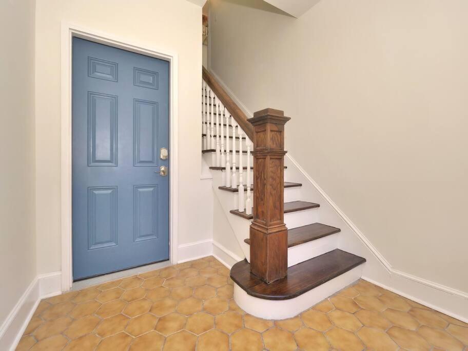 Midcentury Mod Suite, Hudson River/mt Beacon Views Apartment Newburgh