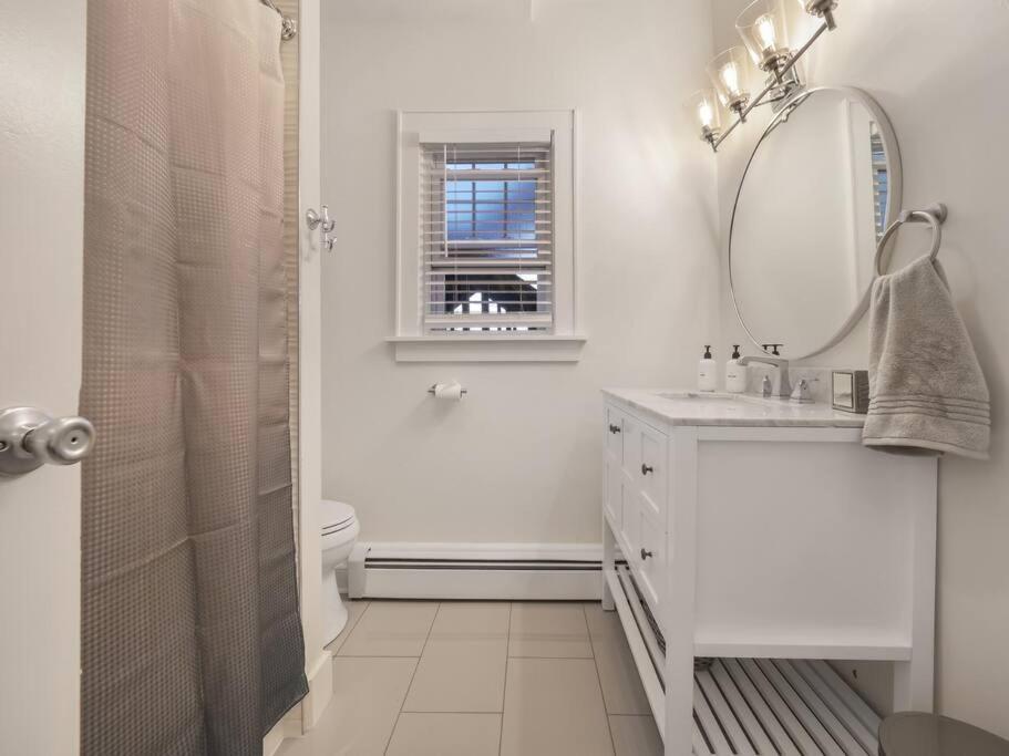 Apartment Midcentury Mod Suite, Hudson River/mt Beacon Views Newburgh