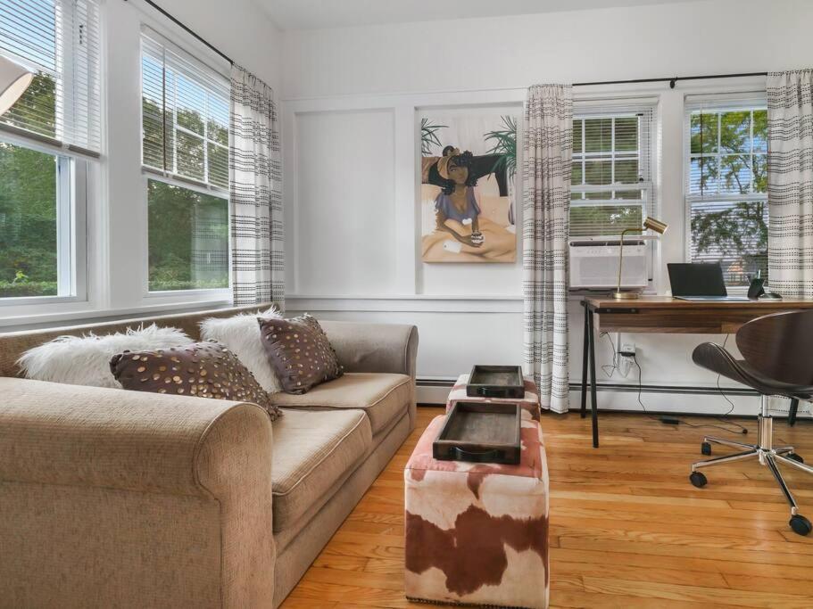 Apartment Midcentury Mod Suite, Hudson River/mt Beacon Views Newburgh