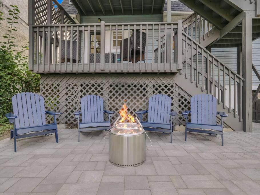 Midcentury Mod Suite, Hudson River/mt Beacon Views Apartment